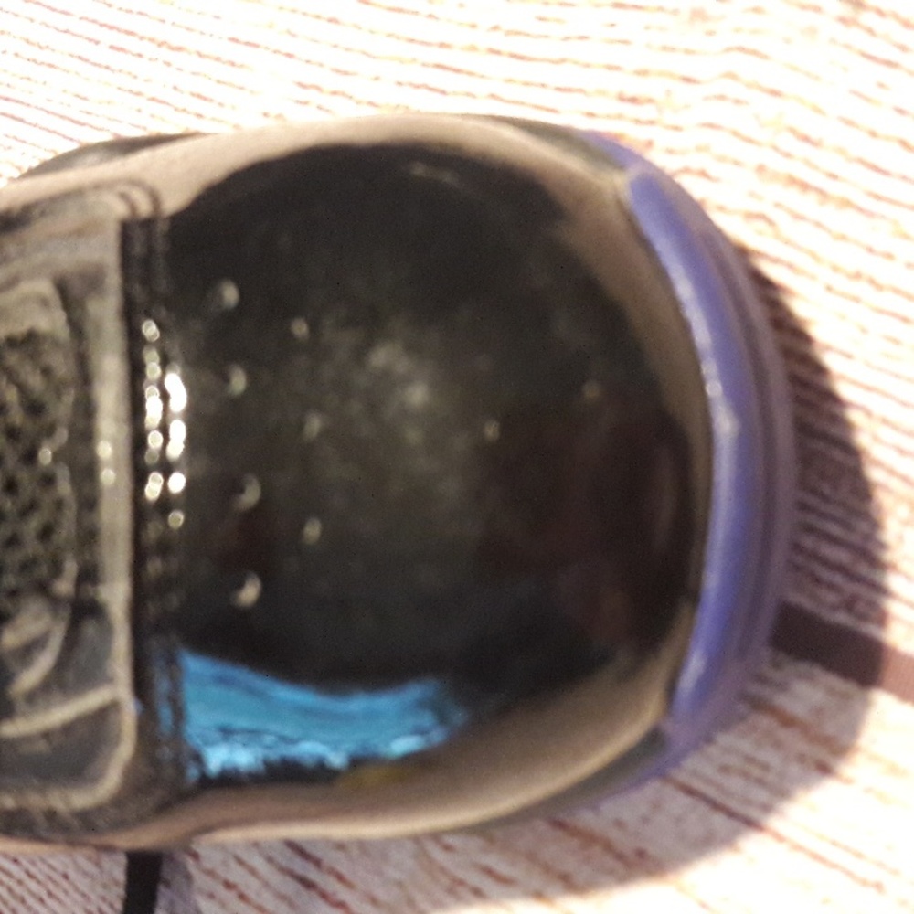 Nike boy's high top black purple green sneaker - Picture 8 of 13
